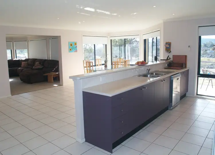 49 Lynjohn Dr, Bega NSW 2550