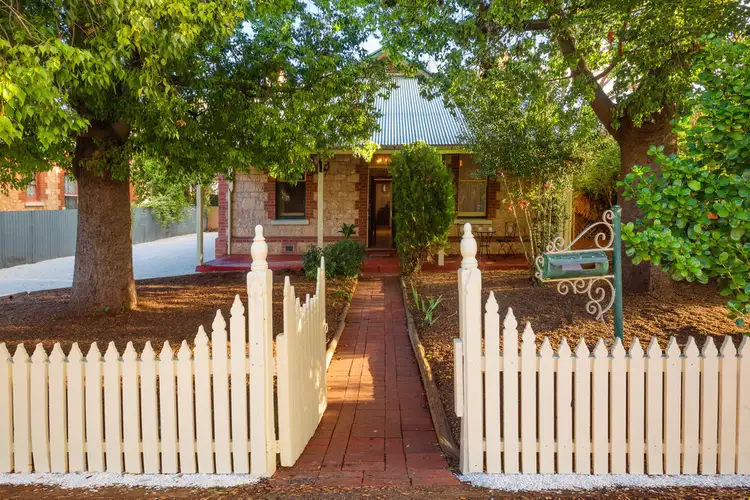 1 Parker Avenue, Strathalbyn SA 5255