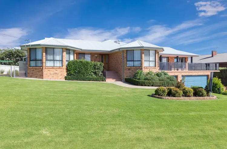 19 Moorong Crescent, Malua Bay NSW 2536