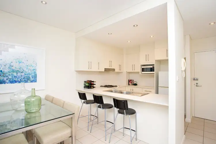 Third view of Homely unit listing, 8/10 Oaks Avenue, Dee Why NSW 2099