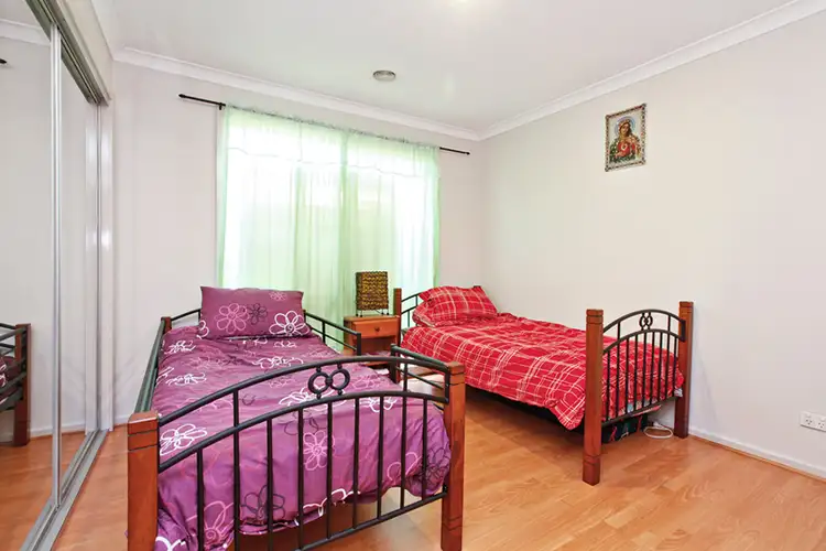 Sixth view of Homely house listing, 2/7 Craig Close, Truganina VIC 3029