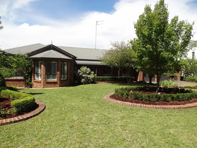 7 Cherrywood Crescent, Bathurst NSW 2795