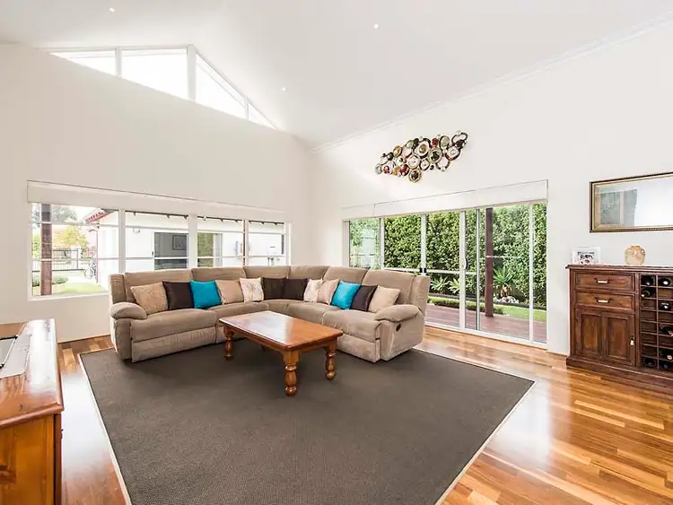 53 Midsummer Circle, Pinjarra WA 6208