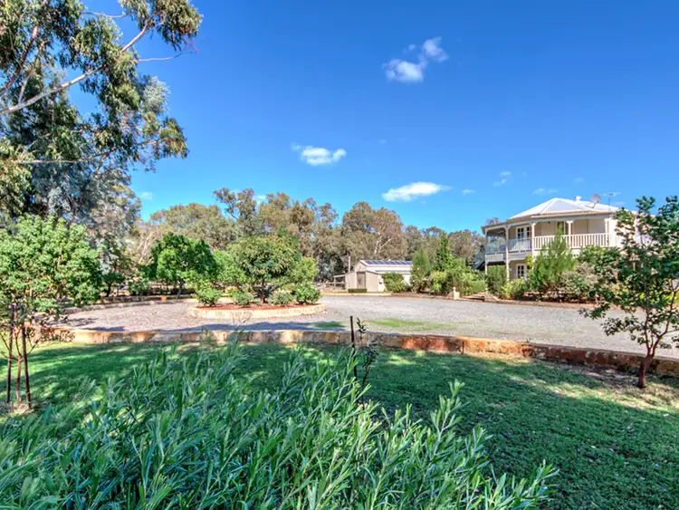 72 Country Drive, Oakford WA 6121
