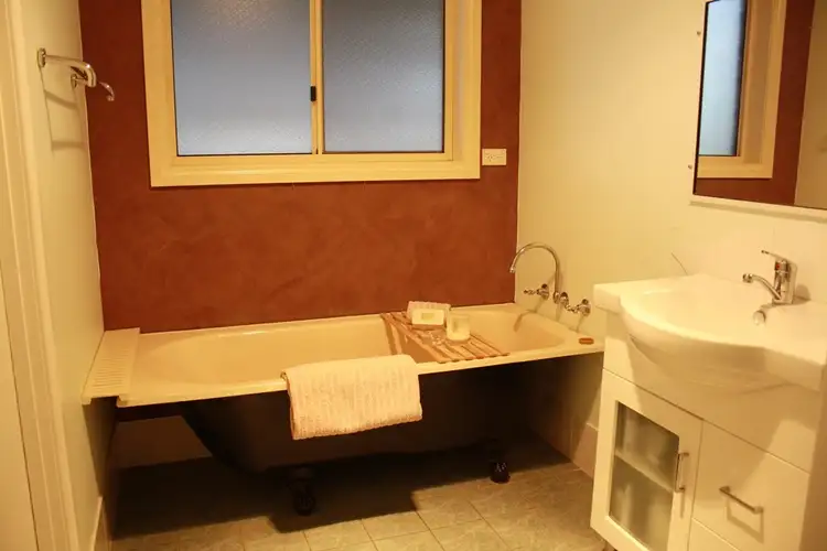 Fifth view of Homely semi-detached listing, 1B Crestview Place, Inverell NSW 2360