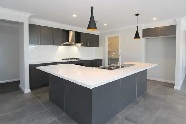 10 Matthews Street, Windradyne NSW 2795