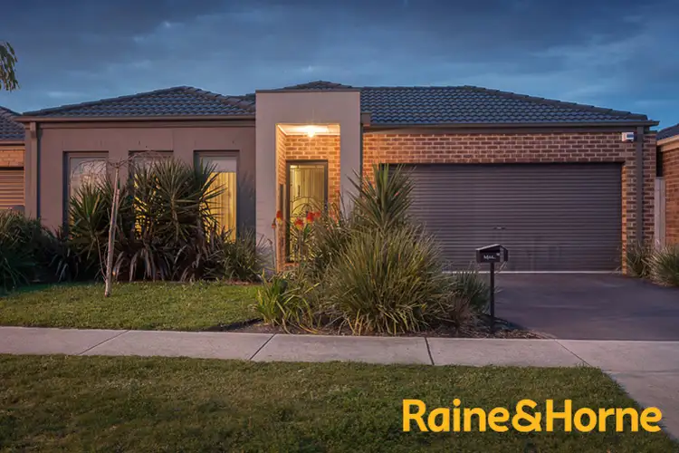 16 Boland Drive, Lyndhurst VIC 3975