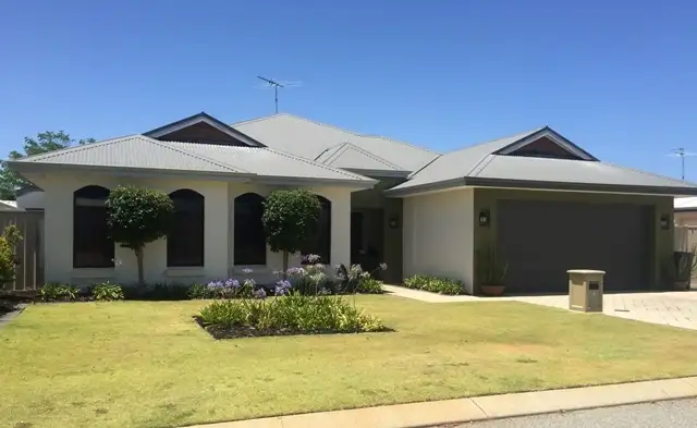 4 Vlamingh Gate, Dudley Park WA 6210