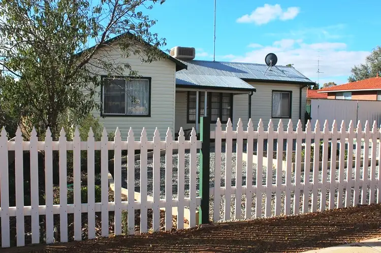 88 Newcastle Road, Northam WA 6401