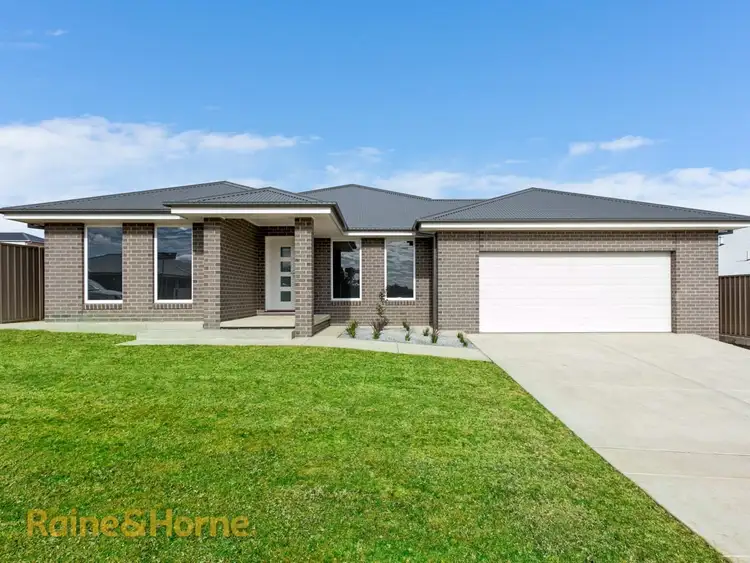 24 Charlton Street, Boorooma NSW 2650