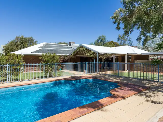 82 Hillside Gardens, Desert Springs NT 870