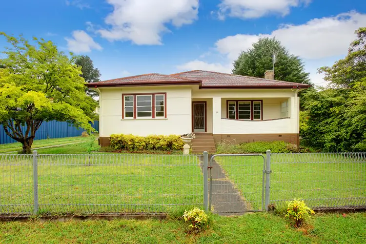 8 Railway Parade, Mittagong NSW 2575