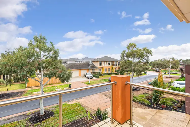 33 Half Moon Tce, Sanctuary Lakes VIC 3030