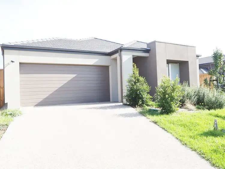 41 Coronat Drive, Williams Landing VIC 3027