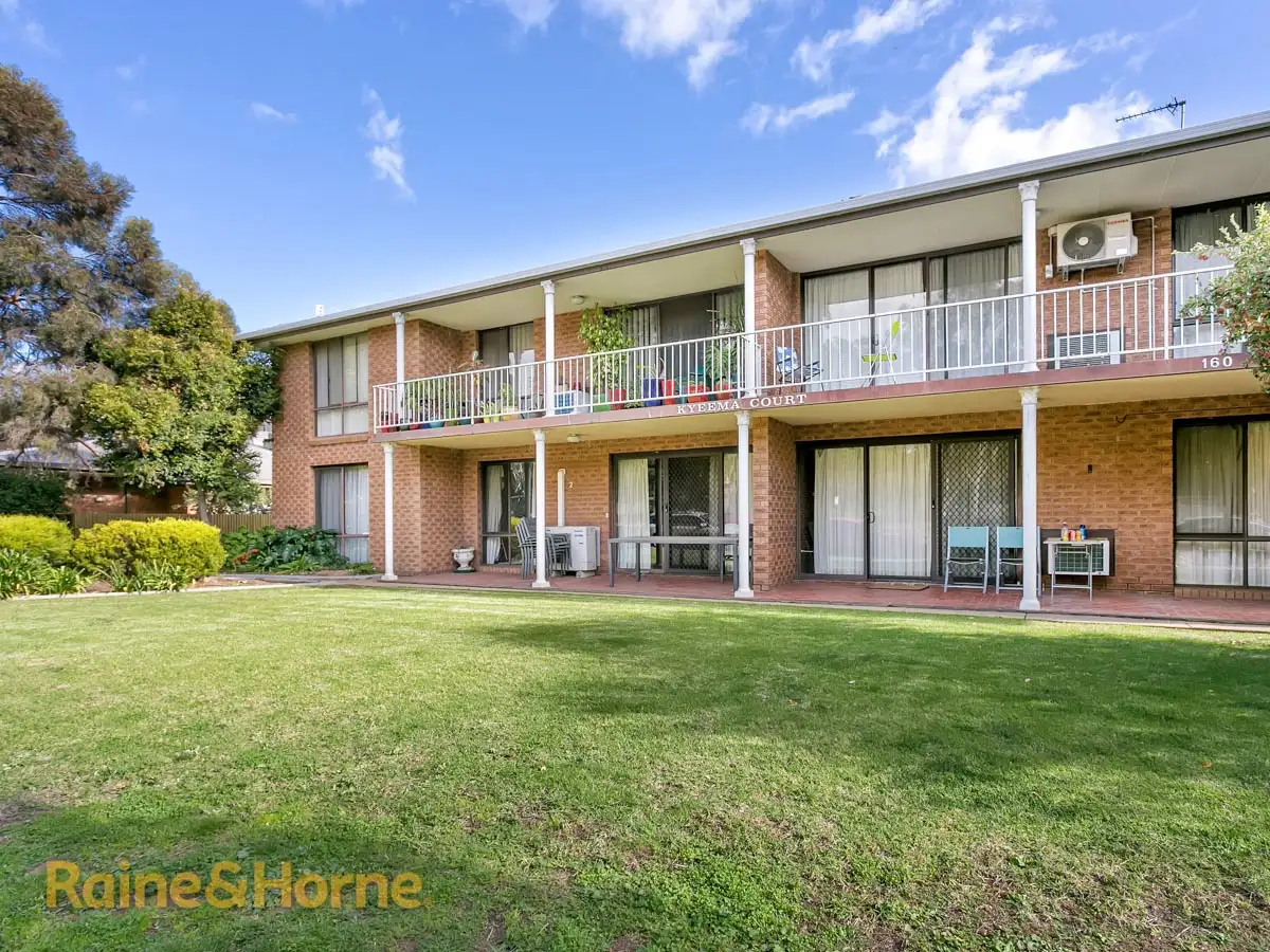 Main view of Homely unit listing, 2/160 Tarcutta Street, Wagga Wagga NSW 2650