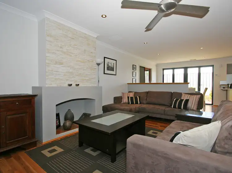 Second view of Homely house listing, 190 Runnymede Gate, Leda WA 6170