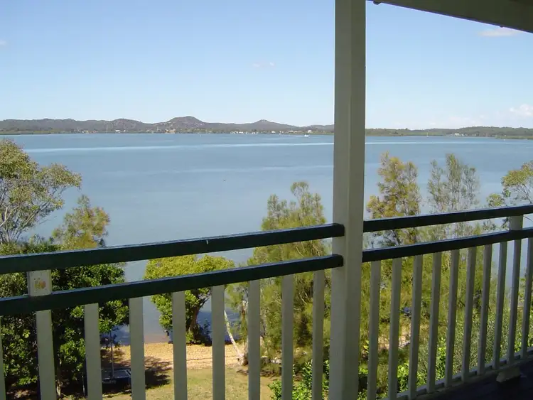 46 RESTHAVEN dr, Lamb Island QLD 4184