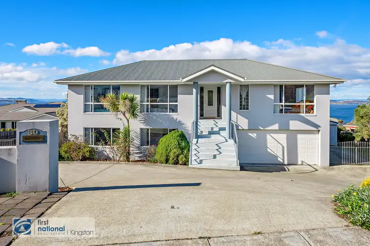 30 Tahune Crescent, Blackmans Bay TAS 7052