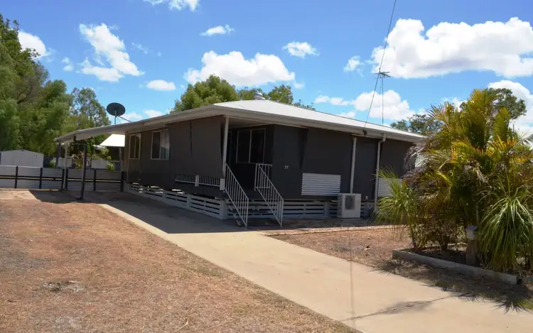 37 Bendee Crescent, Blackwater QLD 4717