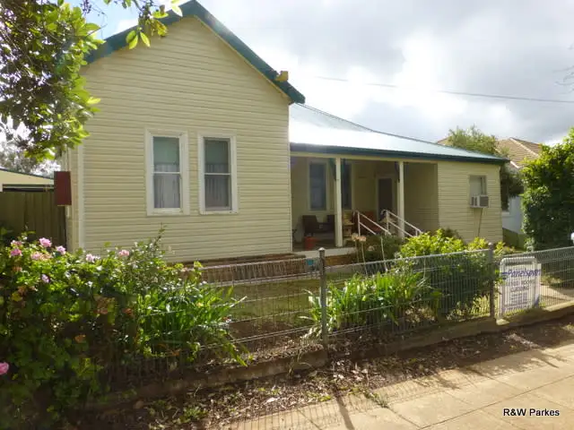 12 Rose Street, Parkes NSW 2870