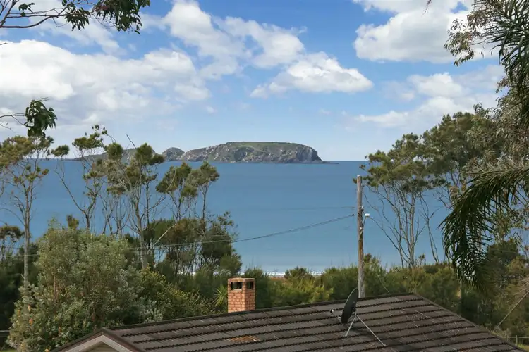 4 Parker Avenue, Surf Beach NSW 2536