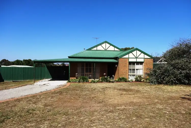 141 Halletts Way, Bacchus Marsh VIC 3340