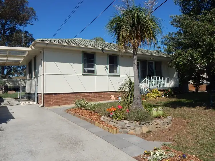 4 Dampier Crescent, Fairfield West NSW 2165