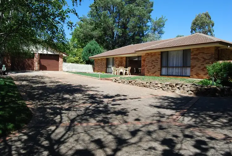 11 Tareena Avenue, Kelso NSW 2795