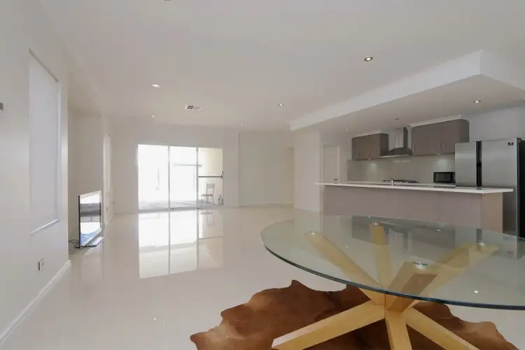 8 Monticola Gardens, Aubin Grove WA 6164