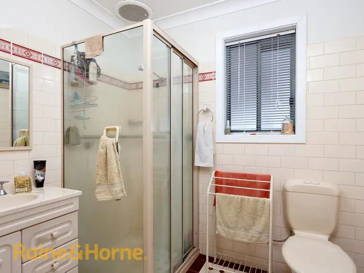 Sixth view of Homely house listing, 17 Elanora Place, Glenfield Park NSW 2650