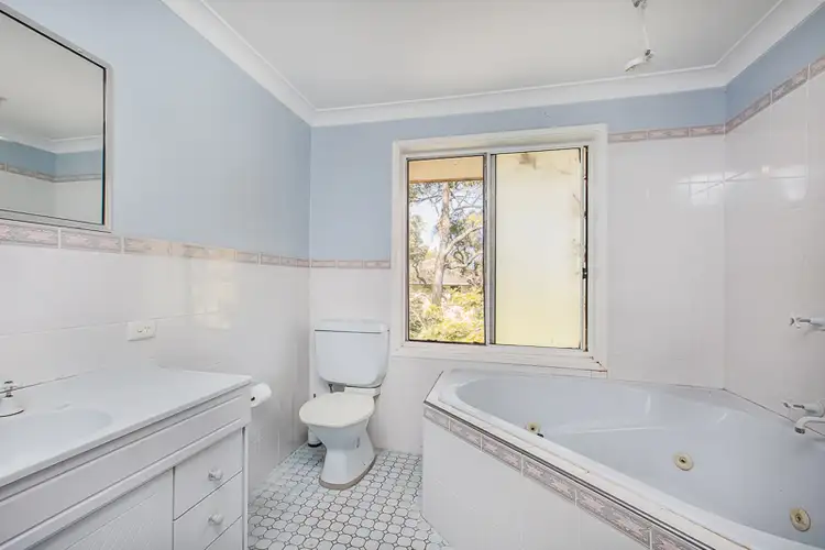Sixth view of Homely house listing, 8 Oxford Drive, Lake Haven NSW 2263