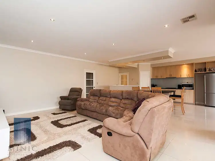 Sixth view of Homely house listing, 6 Zaragoza Court, Seville Grove WA 6112