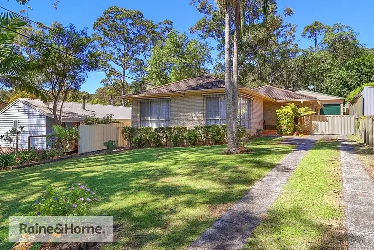 18 Huntly Road