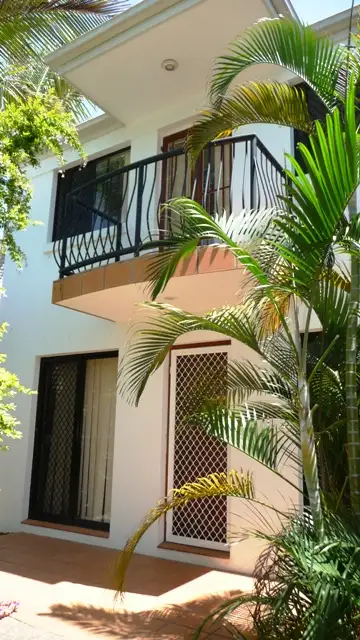 2/23 Ferguson Avenue, Labrador QLD 4215