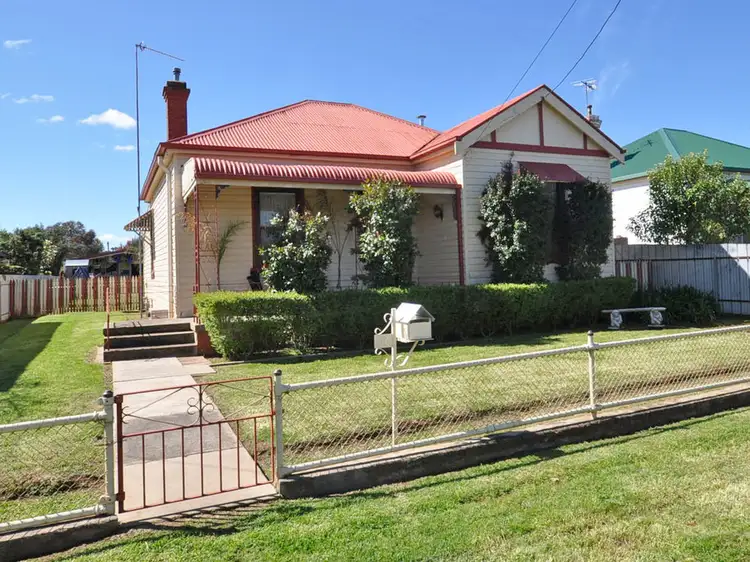 14 Elizabeth Street, Junee NSW 2663