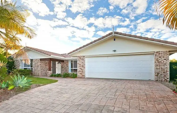 7 Chesterfield Crescent, Wellington Point QLD 4160