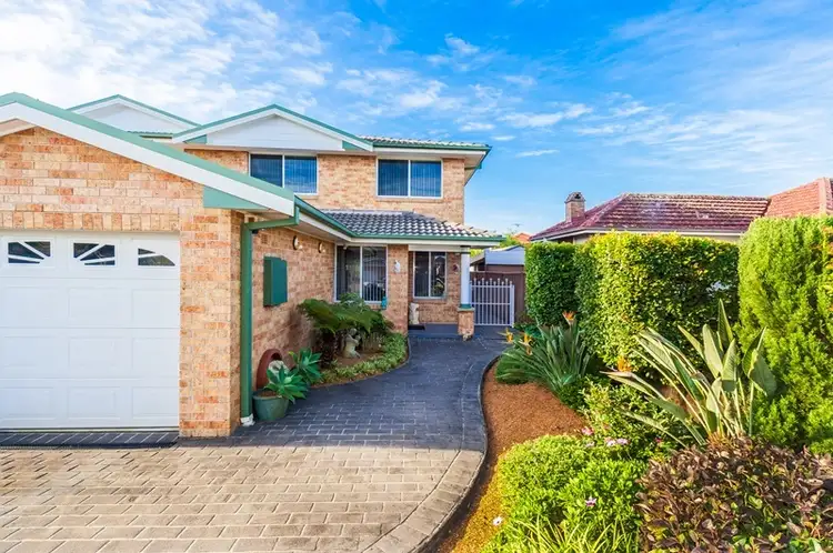 4 Giles Street, Chifley NSW 2036