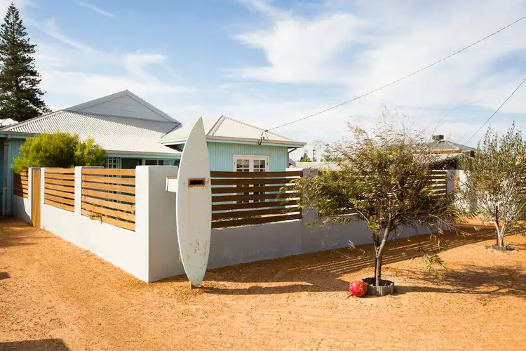 25 Dampier Street, Beachlands WA 6530