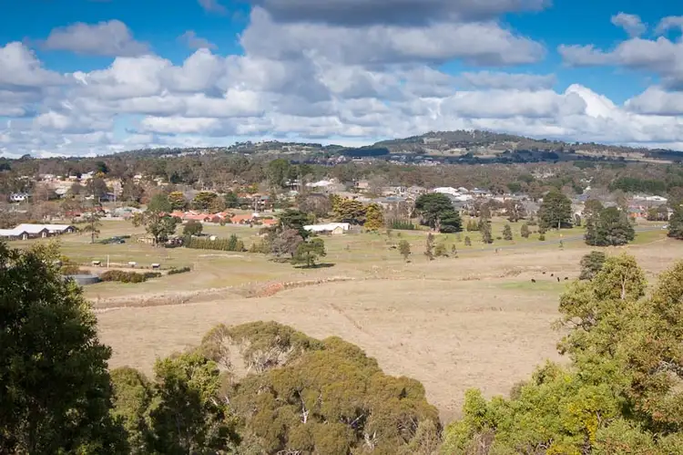 4 Aurora Close, Gisborne VIC 3437