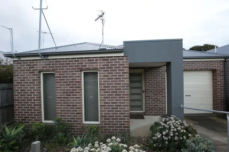 2/2 Pickett Crescent, Belmont VIC 3216