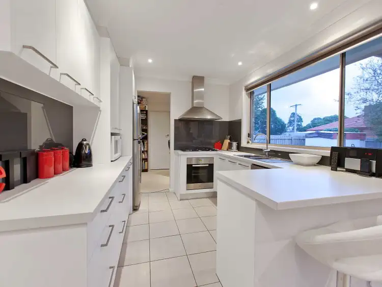 31 Belvedere Road, Seaford VIC 3198