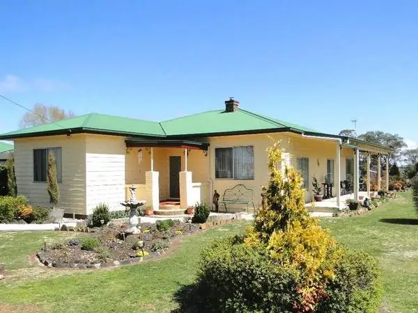 294 Falconer Street, Guyra NSW 2365