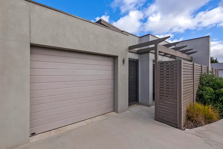 6 Latitude Court, Canadian VIC 3350