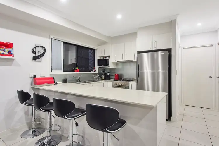 2/16 Hester Street, Shailer Park QLD 4128