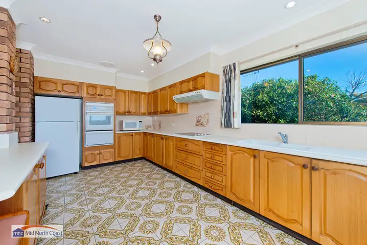 Fifth view of Homely house listing, 10 Elanora Drive, Lake Cathie NSW 2445