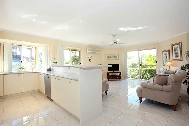 1/2 Fathom Court, Banksia Beach QLD 4507