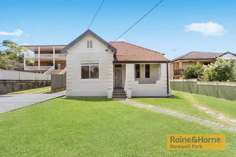 19 Banks Road, Earlwood NSW 2206