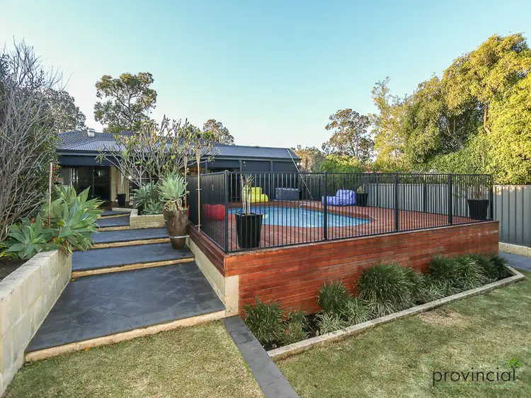 6 Banner Place, Lesmurdie WA 6076
