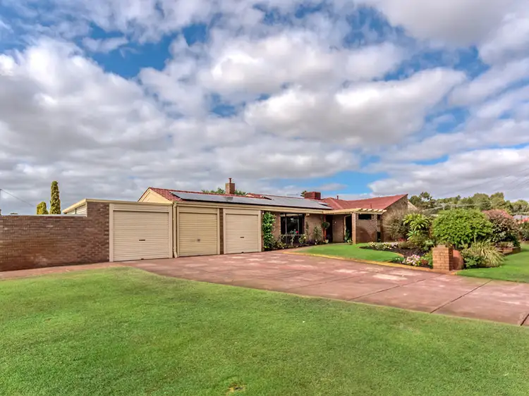 14 Waverley Way, Parkwood WA 6147
