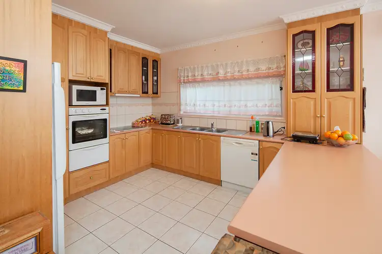 Seventh view of Homely house listing, 19 William Hovell Drive, Endeavour Hills VIC 3802